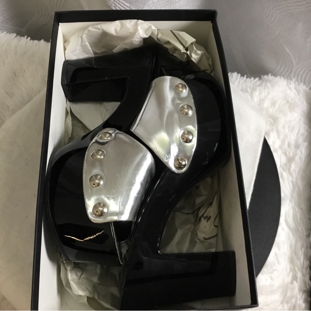 Giuseppe Zanotti Metallic Silver Slide Mules - Picture 2 of 10